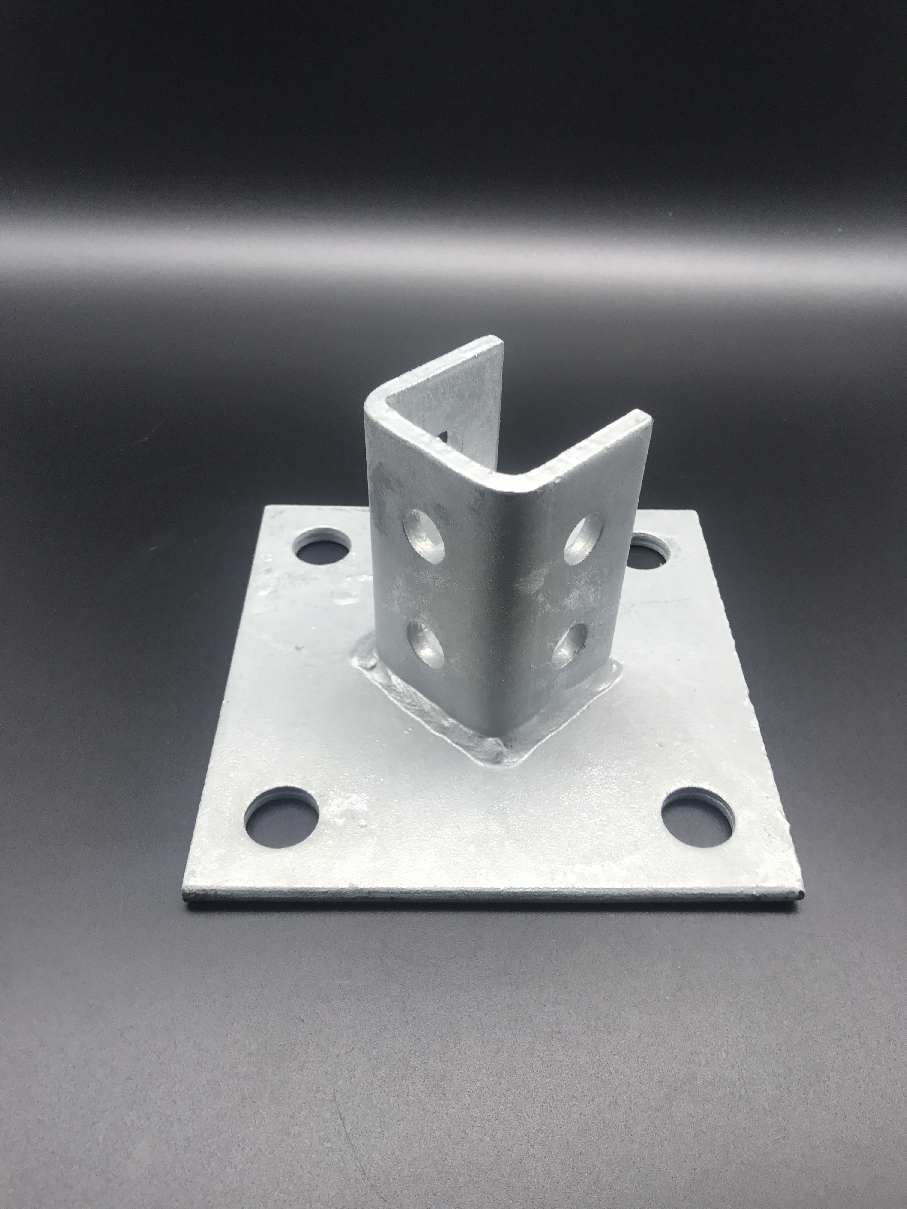 Factory Customized 10 Hole Strut Fitting Post Base